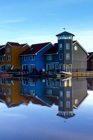 Coastal Serenity: Reflections of Beachside Living 🌊🏡
