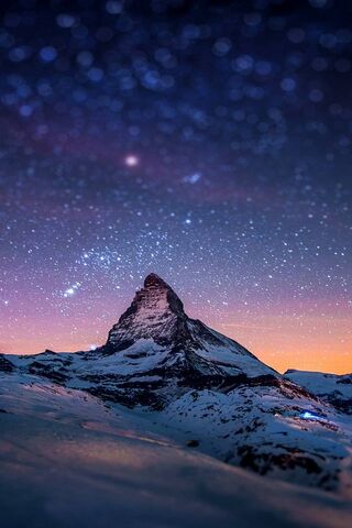 Starlit Majesty: The Ma..