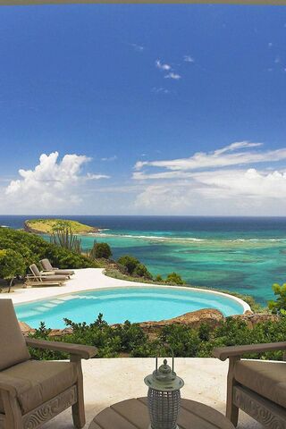 Tropical Paradise Awaits 🌴🏖️