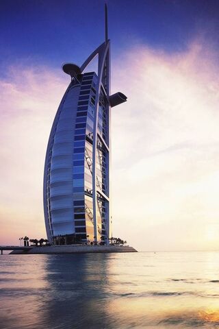 Sailing into Luxury: The Iconic Burj Al Arab 🌊🏨