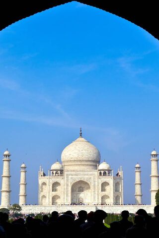 The Majestic Taj Mahal: A Love Story in Marble ❤️🏰