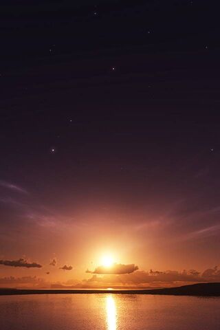 Golden Horizon: A Sunse..