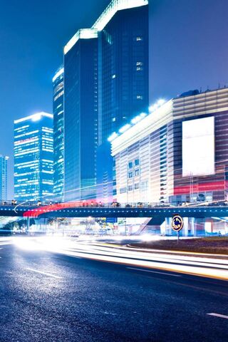 Urban Nightscape: A Glimpse of City Life 🌆✨