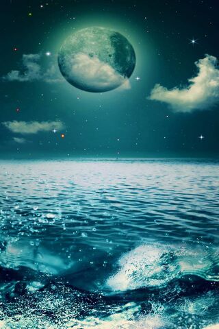 Mystical Reflections: A Night by the Moonlit Waves 🌊🌙