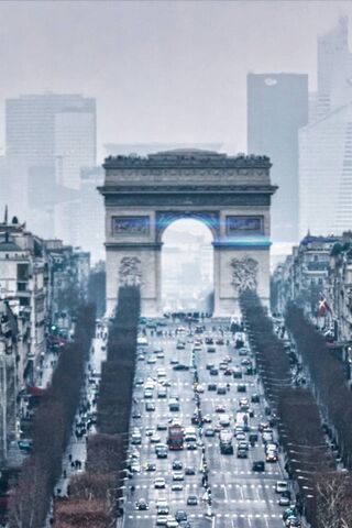 The Majestic Arc de Triomphe: A Parisian Icon 🇫🇷✨