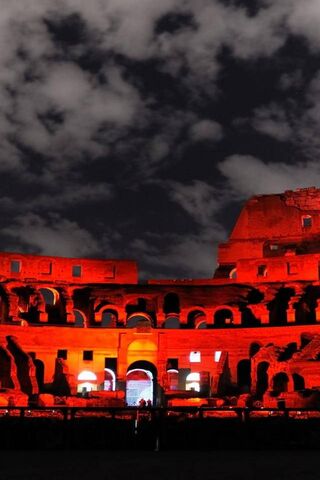The Colosseum: A Glimpse into Ancient Glory 🌟🏛️