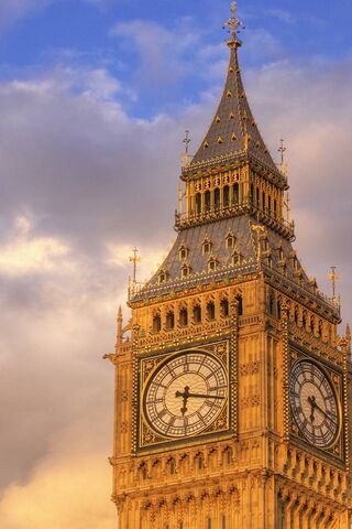 The Majestic Big Ben: A Timeless Icon of London 🕰️✨