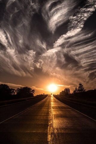 Golden Horizon: A Journey into Dusk 🌅