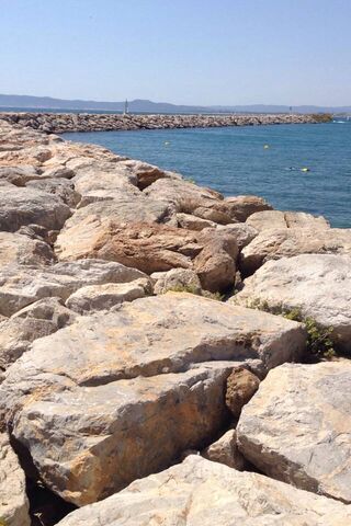 Estartit Beach Port: A Serene Coastal Escape 🌊🏖️