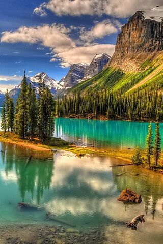 Serenity in the Heart of Banff National Park 🌲🏞️