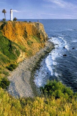 Lighthouse Serenity: A Coastal Escape 🌊🏖️