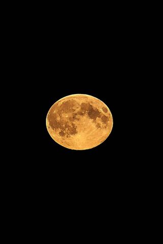 Golden Glow: A Celestial Wonder 🌕✨