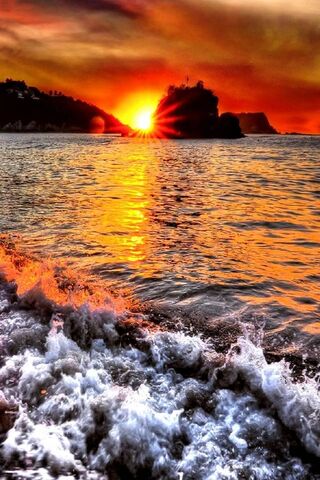 Golden Horizons: A Sunset at Sunset Beach 🌅