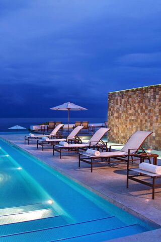 Serenity by the Sea: A Tropical Escape 🌴✨