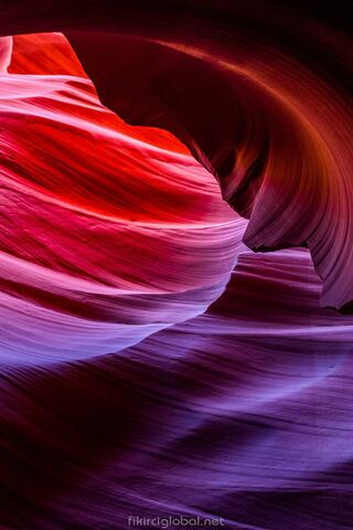 S10e: A Dance of Colors in Nature's Canvas 🌈