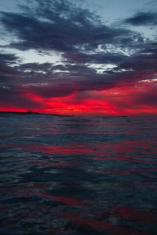 Crimson Horizon: A Sunset Symphony 🌅