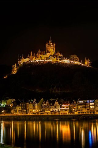 Cochem Castle: A Nighttime Fairytale 🌙🏰
