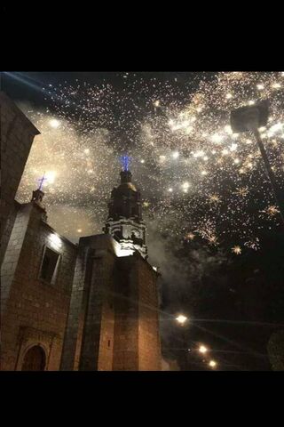 Amor in the Night Sky: A Celebration of Love 🎆❤️