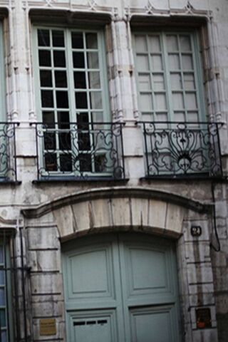 Charming Facade: A Glimpse of Elegance