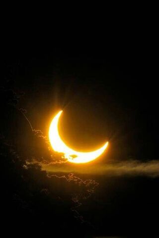 Luar: The Enchanting Crescent