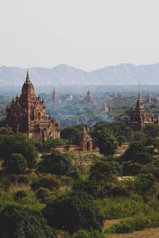 Mystical Temples of Bagan: A Journey Through Time 🌄✨