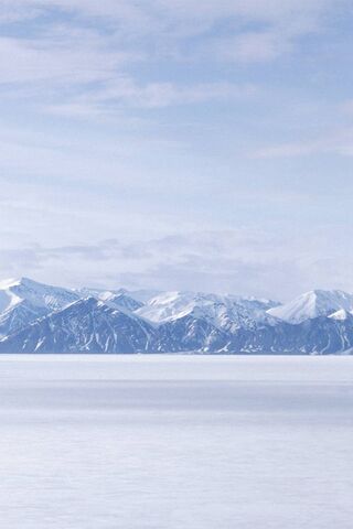 Serene Winter Escape: Xperia Lock Screen