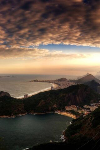 Heavenly Horizons: A Glimpse of Nature's Canvas