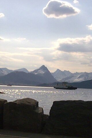 Serenity in the Fjords: A Glimpse of Norway's Beauty 🌄
