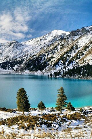 Serenity at Lake Bliss 🌊🏔️