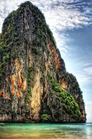 Majestic Cliffs of Thailand 🌄🌊