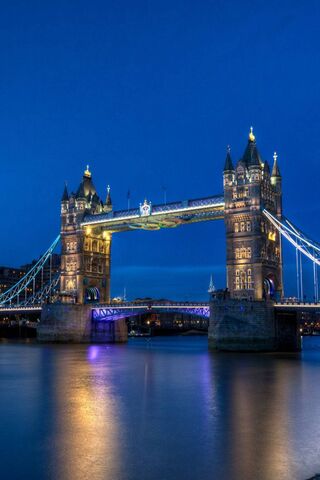 Twilight Majesty: The Tower Bridge of London 🌉✨