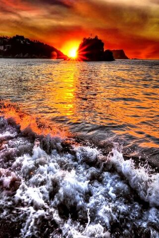 Golden Horizons: A Sunset at Sunset Beach 🌅