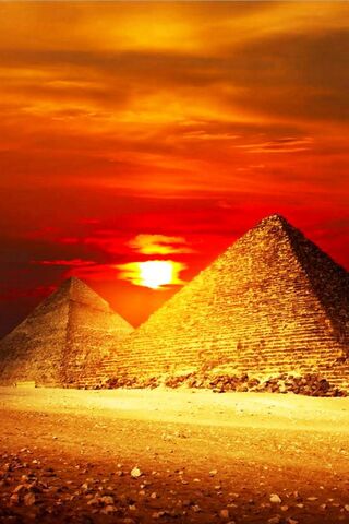 Sunset Serenity Over the Pyramids 🌅🏜️