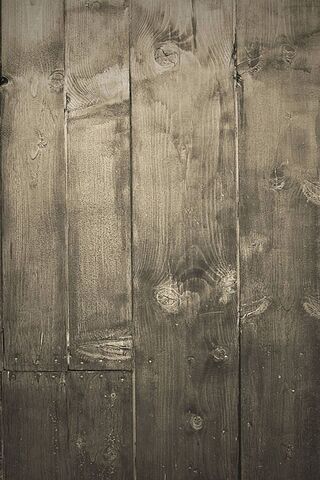 Rustic Charm: The Beauty of Planks 🌲✨