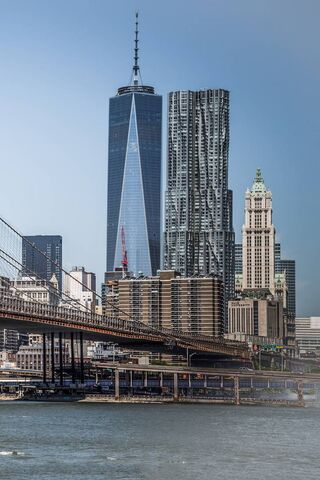 Skyline Splendor: New York's Iconic View 🌆✨