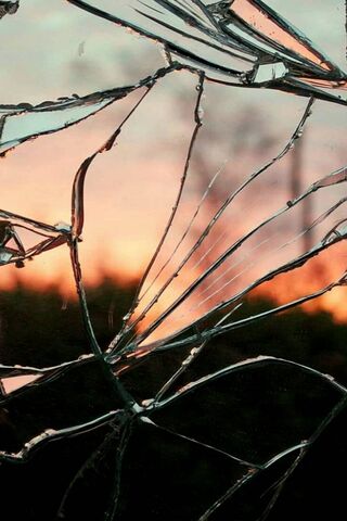 Shattered Reflections: The Beauty of Cristal Roto 🌅✨