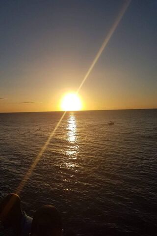 Golden Horizons: Jamaica's Sunset Magic 🌅✨