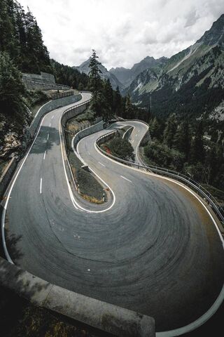 Journey to the Summit 🏞️🚗