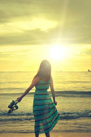 Golden Horizons: Embracing the Sunset