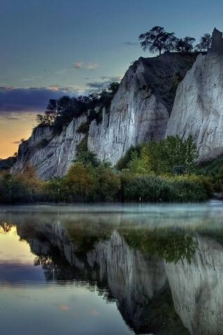 Serenity at Niceview: Nature's Reflection 🌅