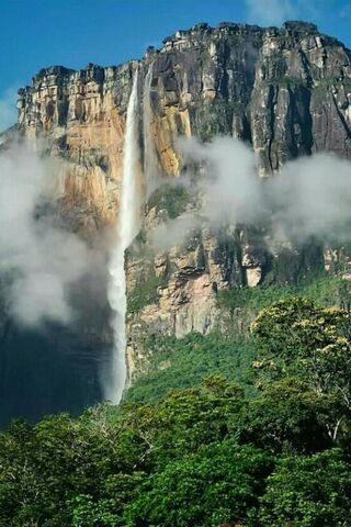 The Majestic Plunge of Salto Angel 🌊🏞️