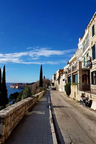 Strolling Through the Charm of Dubrovnik 🌊🏛️