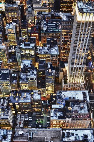 Urban Glow: A City That Never Sleeps 🌆✨