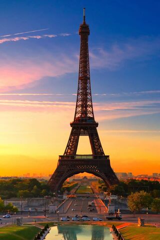 Eiffel Dreams: A Sunset..