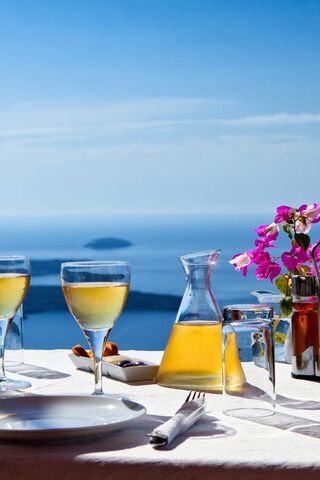 Serene Sips by the Sea 🌊🍹