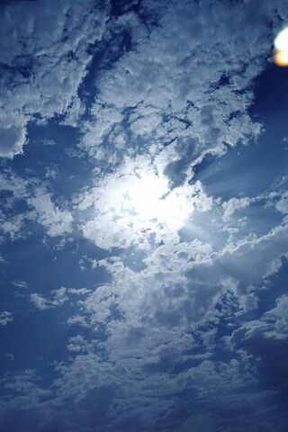 Endless Horizons: A Dance of Clouds and Light ☁️☀️