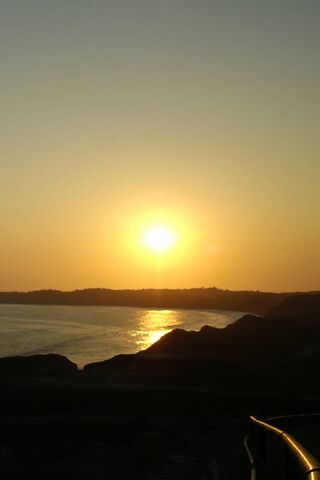 Golden Horizons: Ancon's Evening Glow 🌅