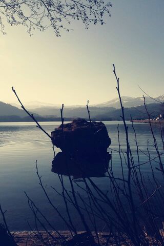 Serenity at Lac: A Tranquil Escape 🌊🌄