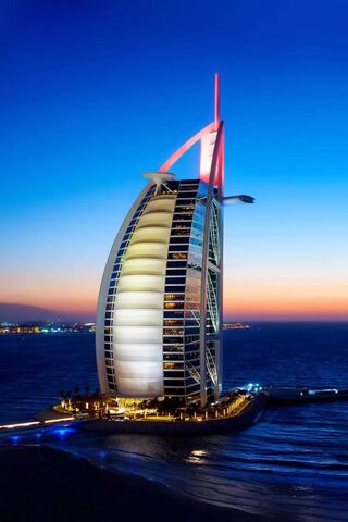 The Iconic Sail of Dubai: Burj Al Arab 🌊🏙️