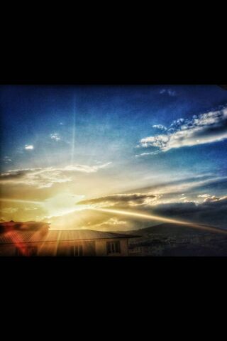 Melek's Embrace: A Heavenly Sunset 🌅✨